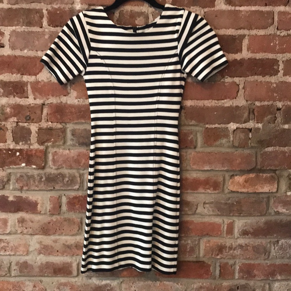 French connection B/W striped dress sz 0